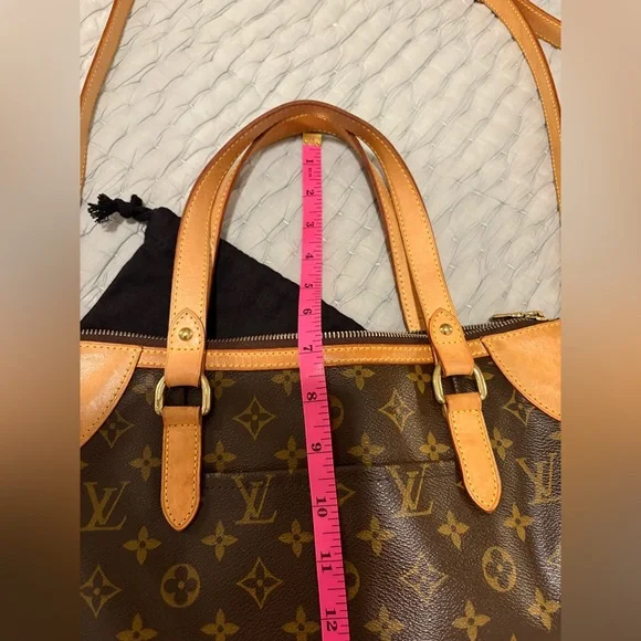 LOUIS VUITTON
Monogram Canvas Odeon GM - Picture 13 of 16